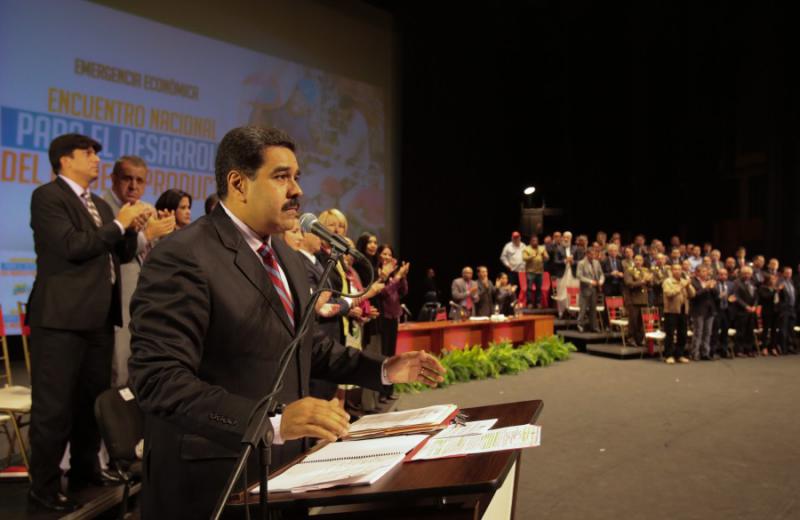 Präsident Maduro stellt den  Nationalen Rat der produktiven Wirtschaft vor