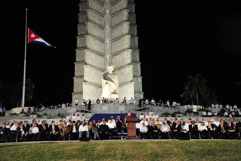Raúl Castro bei seiner Ansprache vor dem Denkmal für José Martí auf dem Platz der Revolution in Kubas Hauptstadt Havanna