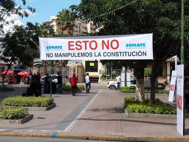 Banner der "No"-Kampagne von "Súmate" in Cochabamba