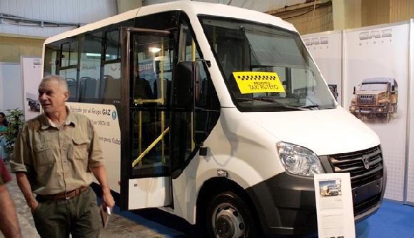 Ein russischer Kleinbus der Marke GAZ gilt als möglicher Kandidat für die Zukunft der Sammeltaxis in Havanna