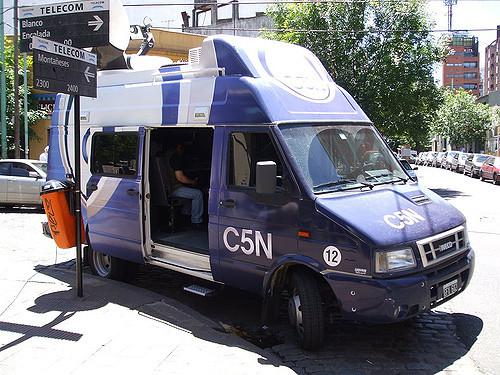 Ü-Wagen von C5N in Buenos Aires