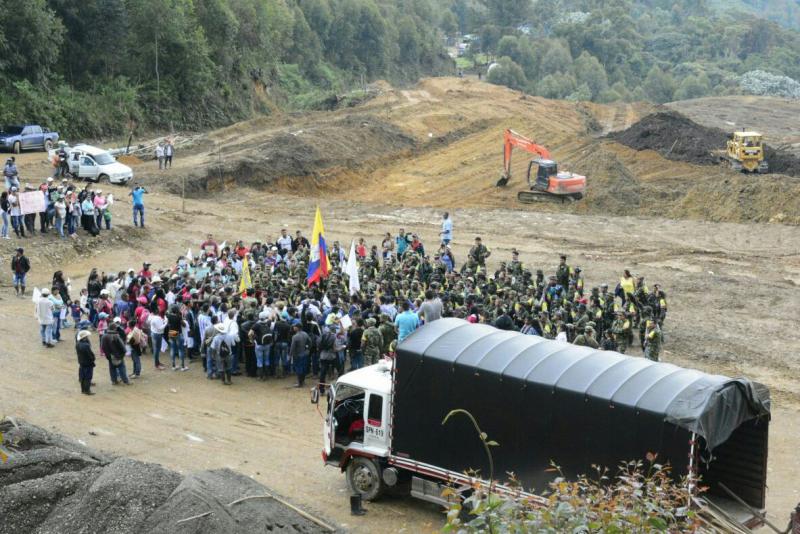 Farc-Kämpfer nach ihrer Ankunft in der Übergangszone La Elvira in Kolumbien