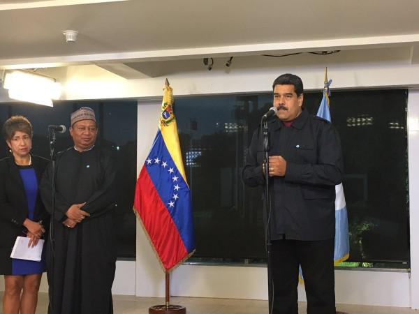 Venezuelas Präsident Nicolás Maduro und der Generalsekretär der Opec, Mohammed B