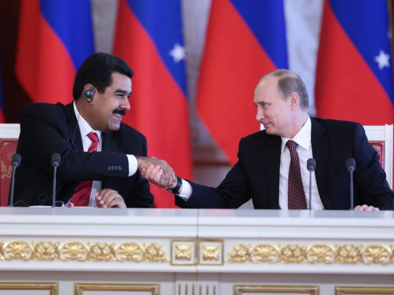 Die Präsidenten von Venezuela, Nicolás Maduro, und Russland, Wladimir Putin, bei ihrer Zusammenkunft in Moskau am 1. Juli 2013