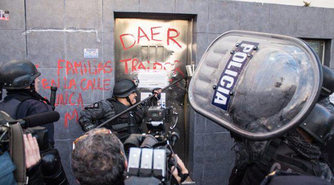 Polizeieinsatz gegen die Besetzung des PepsiCo-Werkes in Vicente López, Argentin