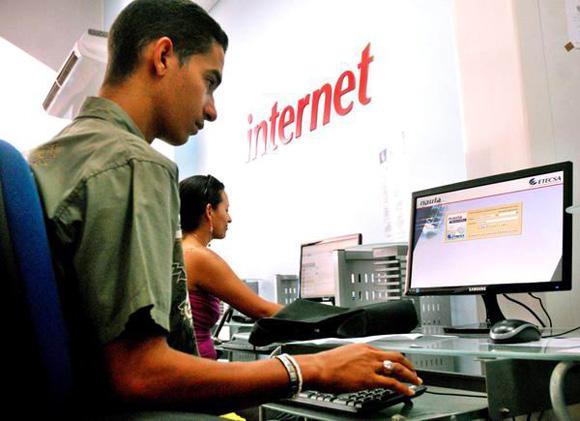Kuba verfügt derzeit über 353 öffentlich zugängliche Wi-Fi-Hotspots und mehrere hundert Internetcafés mit Computerarbeitsplätzen