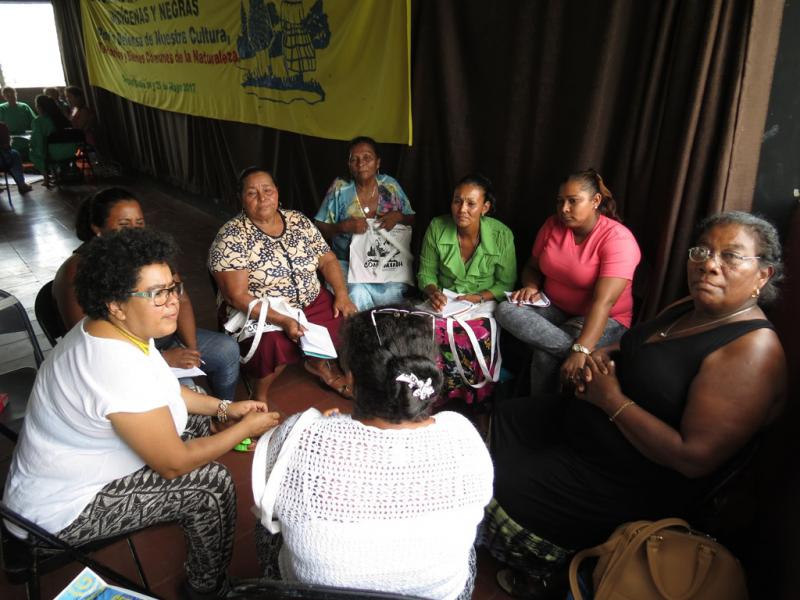 Teilnehmerinnen des 2. Treffens indigener und schwarzer Frauen "Für die Verteidigung unserer Kultur, Länder und Gemeingüter" in Honduras