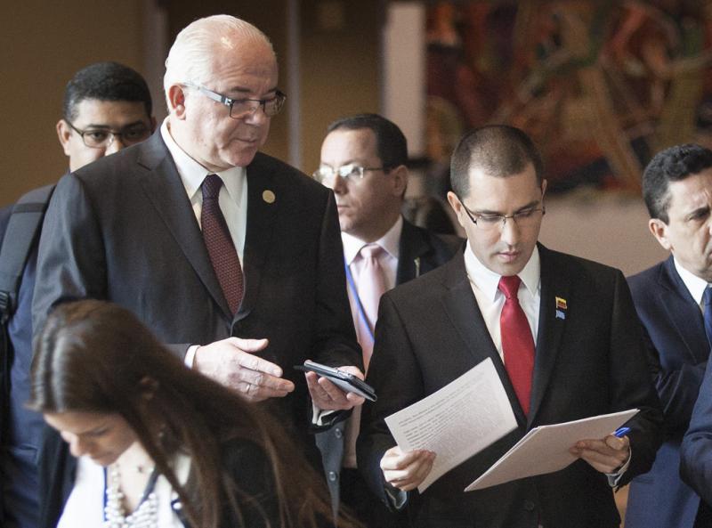 Der Außenminister von Venezuela, Arreaza (rechts), und der UN-Botschafter des Landes, Ramírez, am Rande der UN-Generalversammlung in New York (Ausschnitt)