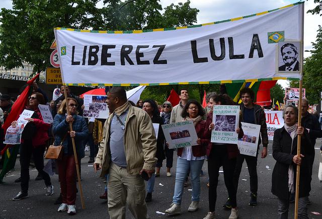 Solidarität mit Lula am 1. Mai auch in Frankreichs Hauptstadt Paris