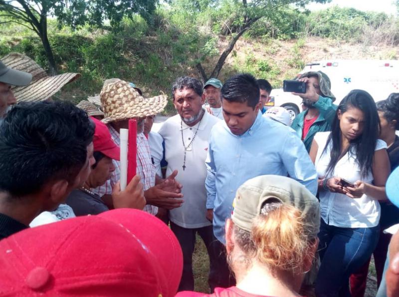 Am fünften Tag erschien der Vizeminister für Landfragen und Chef der Landbehörde, Luis Solteldo. Geht es nach den Bauern, bleibt in beiden Institutionen kein Stein auf dem anderen