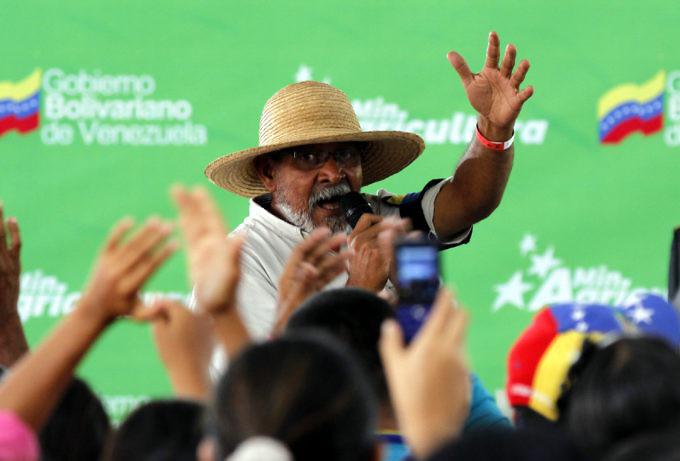 Arbonio Ortega erläuterte die Anliegen des Marsches. Das Treffen wurde landesweit in allen Radio-und TV-Kanälen live übertragen