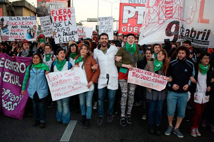 Eine von zahlreichen Demonstrationen beim Generalstreik im September in der Provinz Buenos Aires, Argentinien. Die Proteste gegen die Politik der Regierung Macri und den IWF nehmen weiter zu