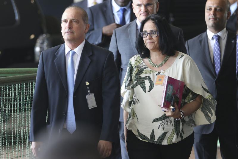 Die zukünftige "rechte Hand" Bolsonaros, Staatsminister Onyx Lorenzoni und Damares Alves, Juristin und evangelikale Pastorin. Sie soll Ministerin für Frauen, Familie und Menschenrechte werden