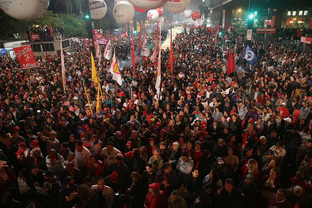 Massive Unterstützung für Lula 2017. Nun wollen Teile der Justiz seine Kandidatur verhindern