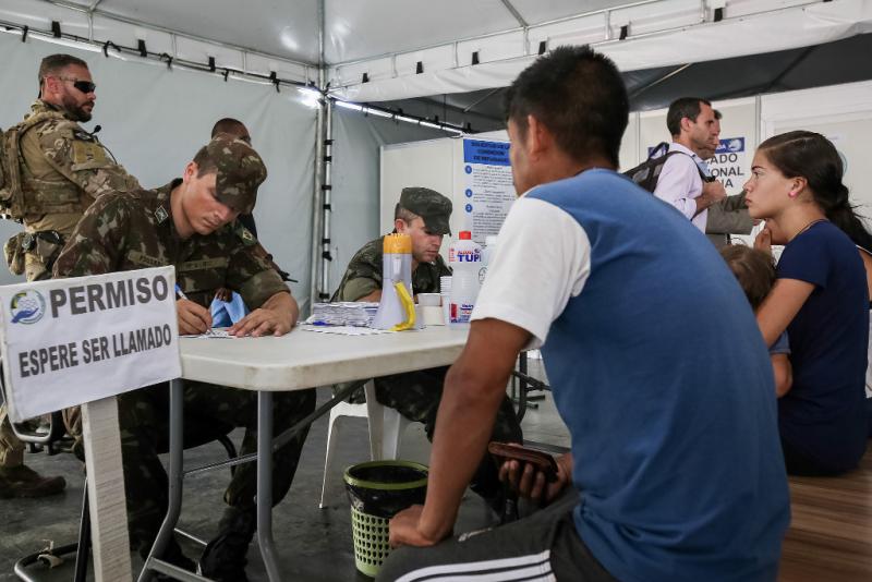 Nach Ausschreitungen gegen venezolanische Migranten hat Brasiliens Regierung mehr Soldaten in den Grenzort Pacaraima entsandt