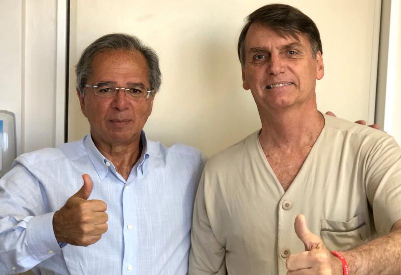 Paulo Guedes (li.) und Brasiliens Präsident Jair Bolsonaro