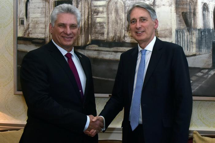 Kubas Präsident mit dem britischen Finanz- und Wirtschaftsminister Philip Hammond in London