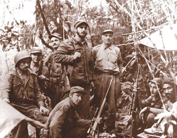 Die Brüder Castro als Mitglieder der Guerillabewegung 26. Juli in der Sierra Maestra