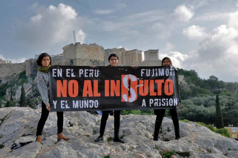 In Athen, Griechenland, protestieren Peruaner am Donnerstag gegen die Begnadigung
