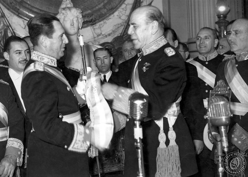 Inaugurationsfeier zur Präsidentschaft Peróns (links im Bild) vom 4. Juni 1946