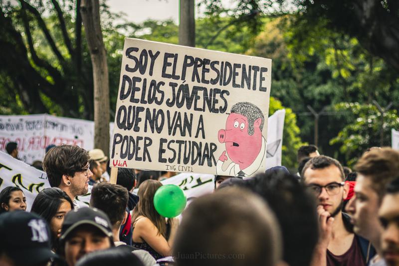 Studenten protestieren gegen Bildungspolitik von Iván Duque