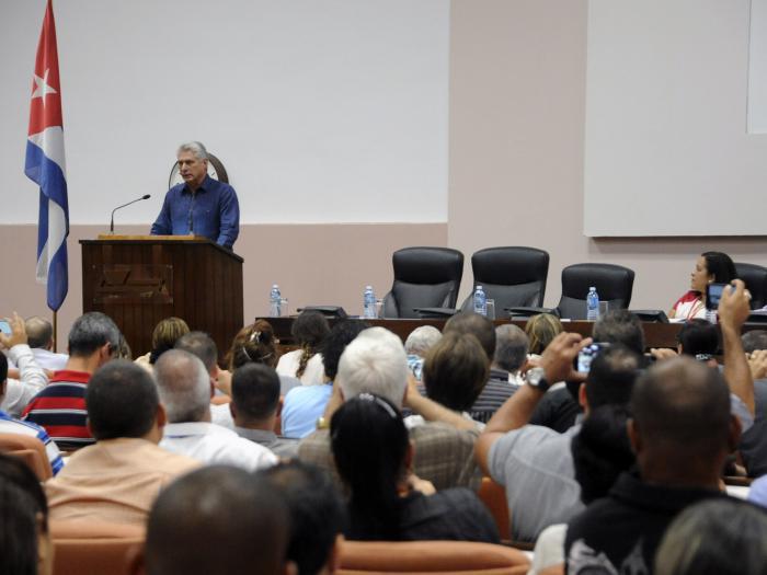 Der Präsident des Staats- und des Ministerrats, Miguel Díaz-Canel, sprach bei der ersten Landeskonferenz der Union der Informatiker Kubas (UIC), an der 350 Informatiker teilnahmen