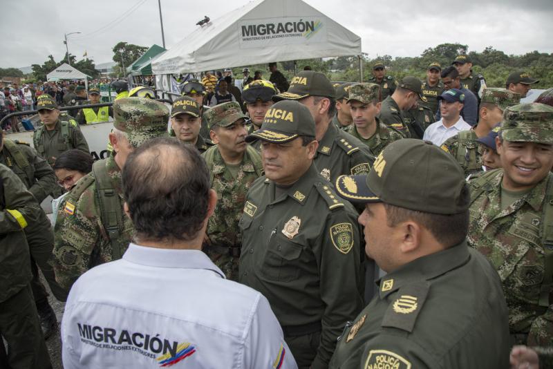 Kolumbiens Präsident hat unlängst zusätzliche 3.000 Militärs und Polizisten an mehr als 250 Punkten der Grenze zu Venezuela positioniert und die Region militarisiert