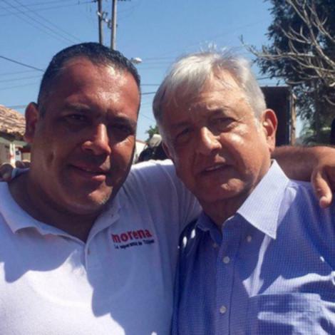 Der ermordete Journalist Jesús Alejandro Márquez Jiménez, hier mit Mexikos Präsident  Andrés Manuel López Obrador