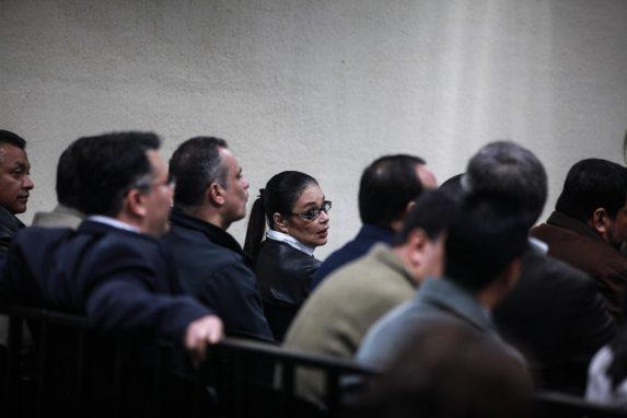 Guatemalas Ex-Vizepräsidentin Roxana Baldetti und Mitangeklagte bei der Urteilsverkündung am Dienstag