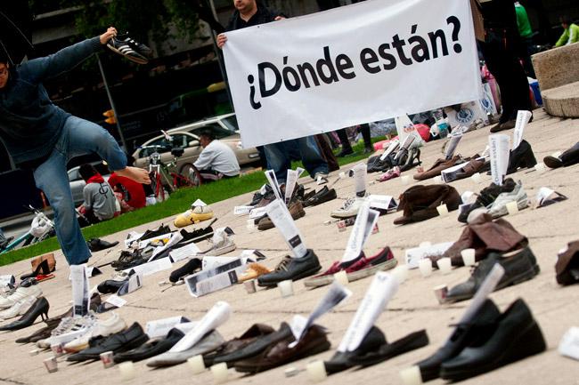 Protestaktion gegen das Verschwindenlassen in Mexiko. Allein seit Januar dieses Jahres sind mehr als 2.000 Personen als verschwunden gemeldet worden