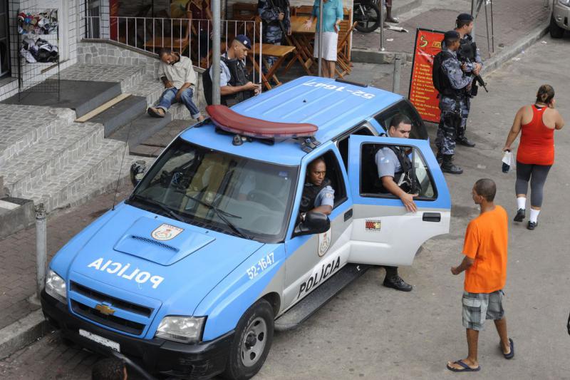 Verstrickungen der Polizei von Rio in Schutzgelderpressungen und Unterstützung des organisierten Verbrechens