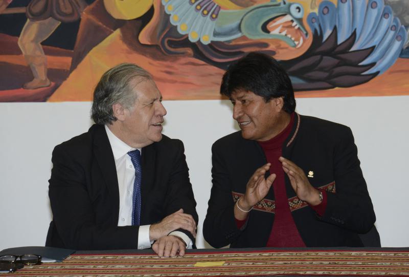 OAS-Generalsekretär Luis Almagro (links) und Boliviens Präsident Evo Morales vergangenen Freitag in La Paz