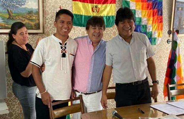 Am vergangenen Wochenende traf Morales in Buenos Aires mit Mas-Vertretern zusammen. Andrónico Rodríguez (links) könnte Kandidat für die Präsidentenwahl werden