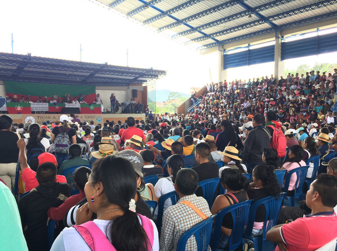 Treffen von Indigenen zur Besprechung der Lage nach den Attentat in Cauca