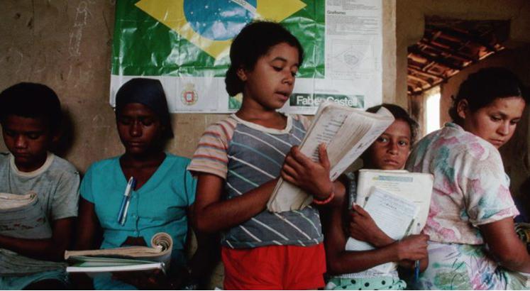 Mehr als 1.000 Schulen der Landlosenbewegung MST in Brasilien sollen geschlossen werden
