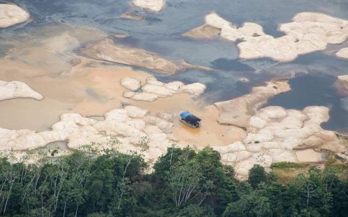 Der Rio Uraricoera in Roraima ist vom Quecksilber vergiftet, das bei der Goldgewinnung verwendet wird