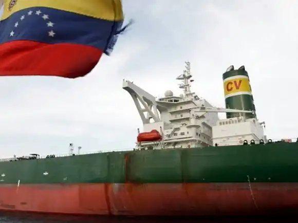 Auch Schiffe, die Erdöl nach Kuba bringen, sind von den Sanktionen betroffen. Kubas Präsident Miguel Díaz-Canel bezeichnete dies als "Akt der Einmischung und imperialen Arroganz"
