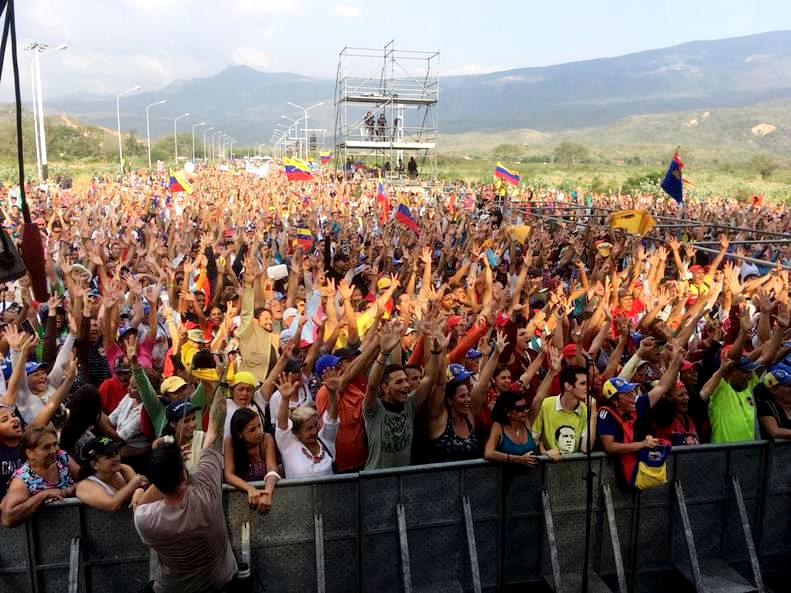 Konzert in Venezuela gegen Interventionismus und Krieg