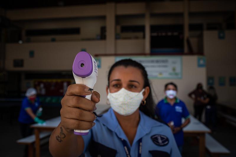 Corona-Prävention in Manaus, Brasilien. Währenddessen stellte Bolsonaro die Zahlung an die WHO ein