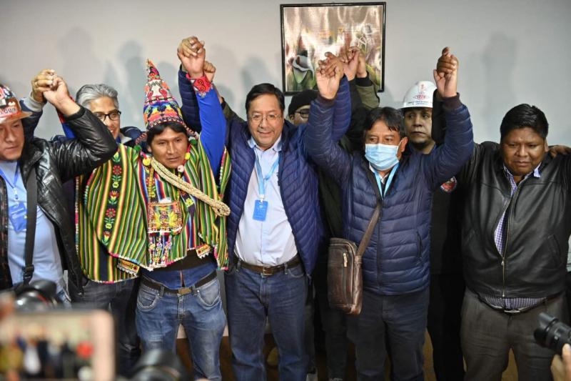 MAS-Kandidat Arce gewinnt die Wahl in Bolivien wohl bereits im ersten Wahlgang