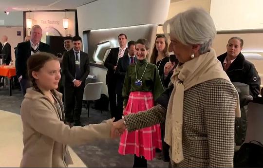 Tweet von Lagarde nach der Begegnung mit Greta: "Ich bin optimistisch für die Zukunft wegen  Jugendlichen aus aller Welt wie Greta Thunberg, die mit einer wichtigen Botschaft zum Thema #climatechange zum  #wef19 gekommen ist. Junge Leute: drängt uns weiter, das Richtige zu tun!" (Screenshot)
