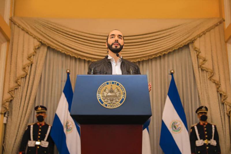 Musste sein Dekret zur Öffnung der Wirtschaft aussetzen: El Salvadors Präsident Nayib Bukele