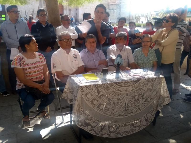 Vertreter aus Capulálpam de Méndez auf der Pressekonferenz in Oaxaca-Stadt