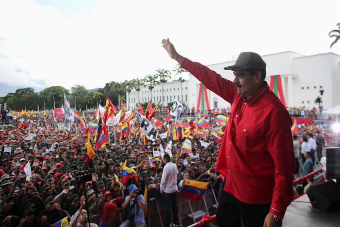 "Überlebender des Jahres": Präsident Maduro bei der Demonstration am 21. November in Caracas