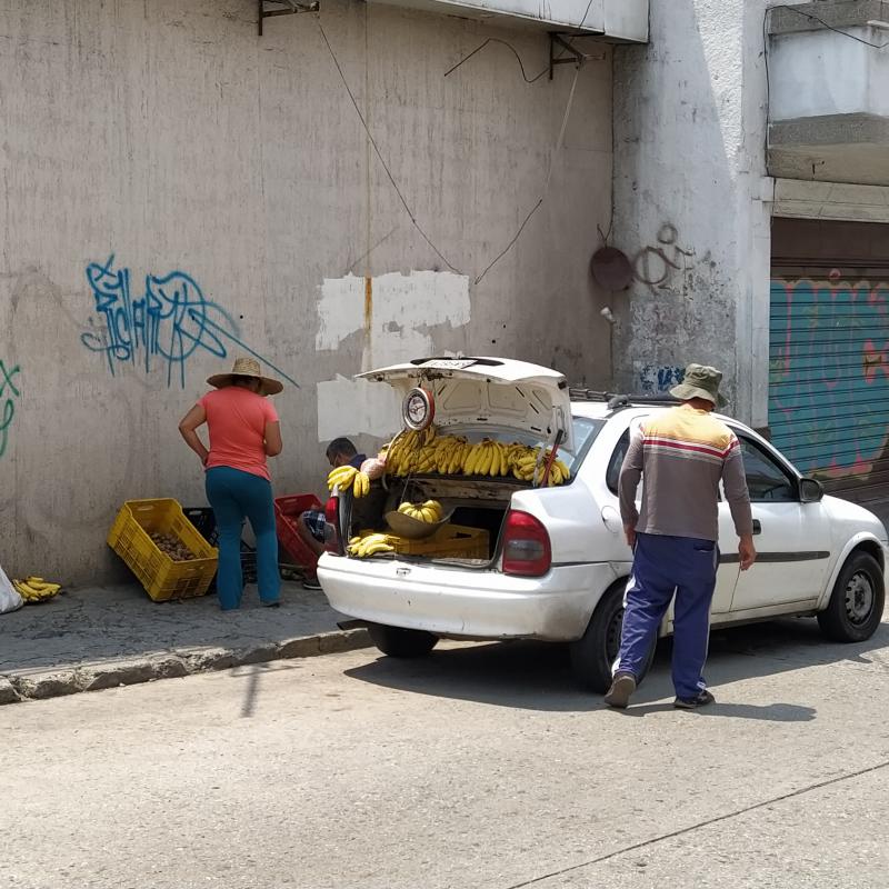 Straßenverkauf trotz Quarantäne, hier in Mérida. Viele Venezolaner sind darauf angewiesen