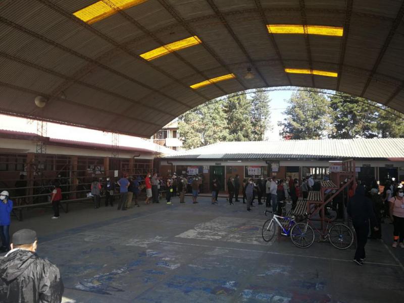 Wahllokal in Cochabamba, im Colegio Santa María Micaela