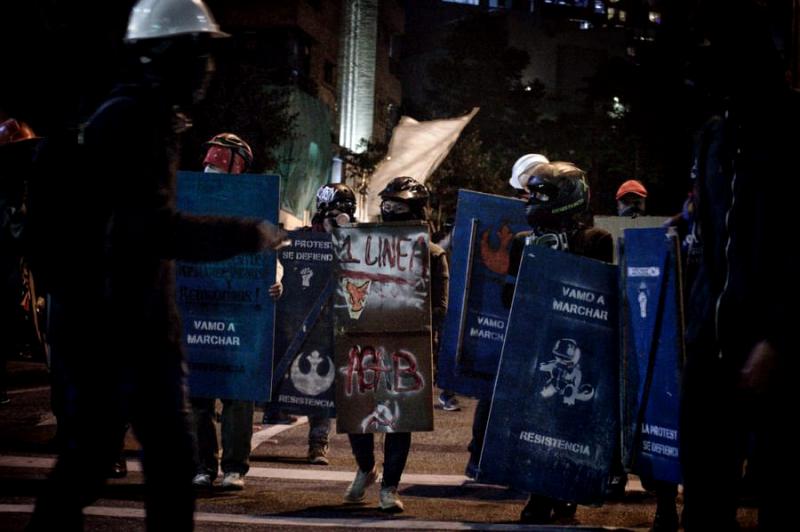 Als politisches Kollektiv aktiv für die Selbstverteidigung gegen Polizeigewalt: Die Escudos Azules in Kolumbien
