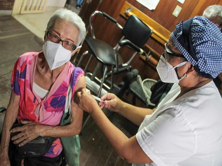 Bislang wurden ältere Menschen in Venezuela mit Sputnik V geimpft. Nun sollen über den Covax-Mechanismus auch andere Vakzine eingesetzt werden