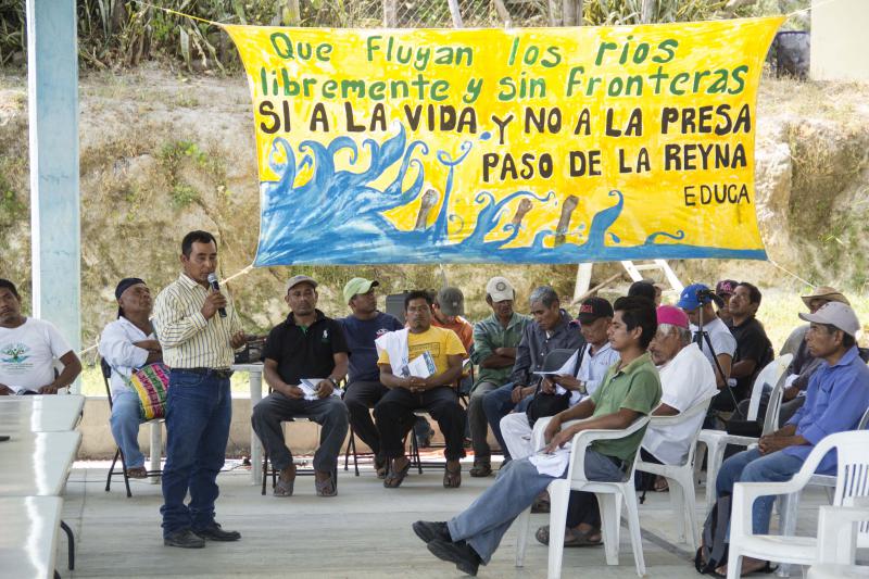 "Die Flüsse sollen ohne Grenzen fließen. Nein zum Staudamm im Paso de la Reyna": Versammlung in Paso de la Reyna, 2018