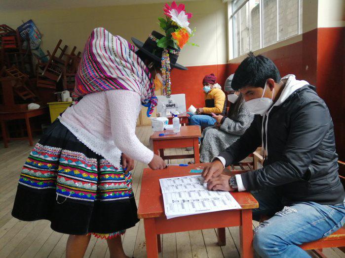 Noch ist unklar, wem die Mehrheit der Peruaner:innen am Sonntag ihre Stimme gab